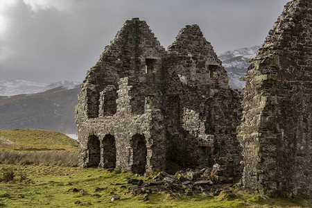 旅行建筑物屋联合王国苏格兰西北部LochAssynt银行一家旧苏格兰庄园的废墟图片