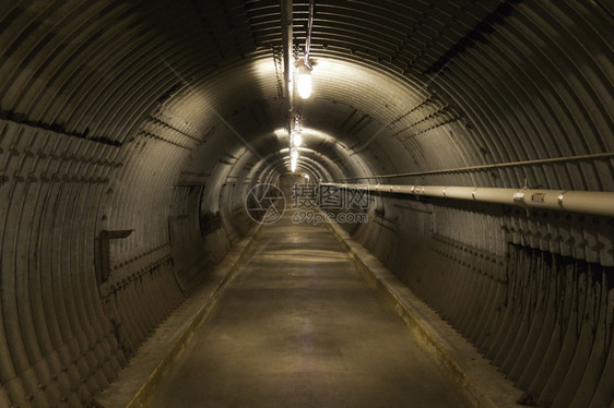 一种核庇护所防空洞中的爆隧道图片