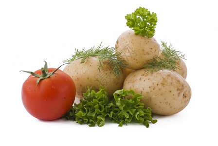 秋天健康饮食白色背景的土豆番茄沙拉和草药背景图片