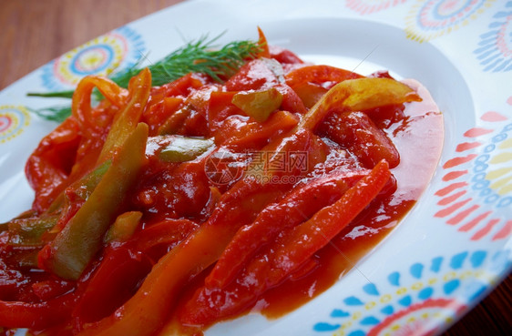 盘子tchektchouka马格勒布西红柿和铃椒及辣摩洛哥马格里布图片