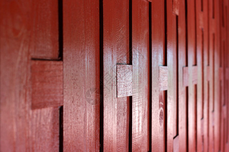 老的泰国传统房屋红色木墙传统的图片