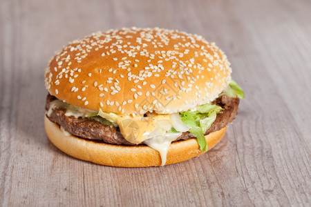 美味的式汉堡包和奶酪三明治不健康美国人法语图片