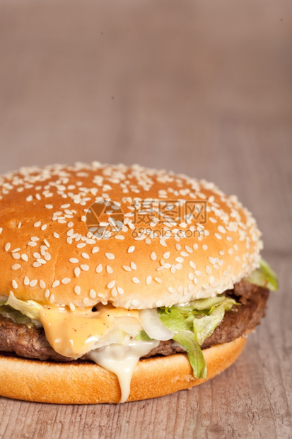 一顿饭芝士汉堡美味的式汉堡包和奶酪三明治快速地图片