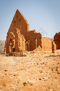 古老的地球砖块非洲博茨瓦纳农村用烤土砖建造的旧Palapye教堂废墟图片