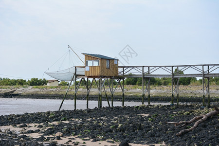 木制的法国南部渔船小屋海藻钓鱼图片