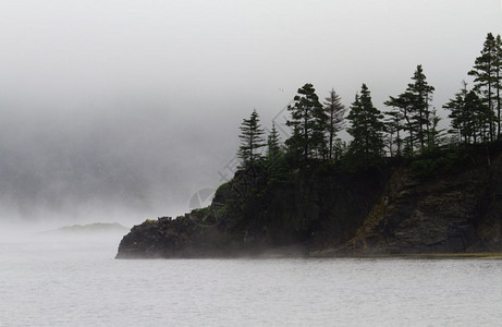 雾面纱岛和小半偏僻的孤独神秘图片