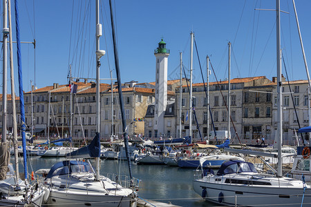 法国普瓦图夏朗德地区海岸拉罗谢尔老港的灯塔和码头口建筑学法语图片