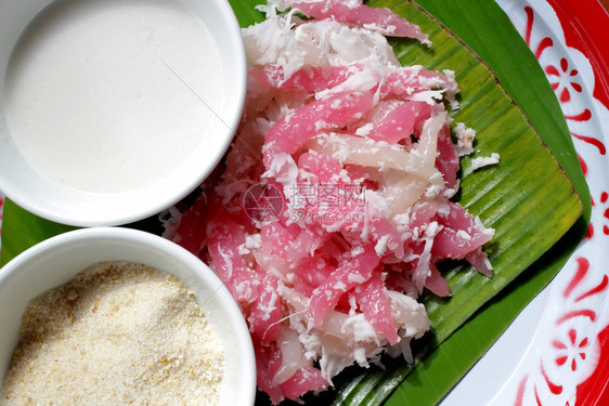 小吃卡农食物Khanomduang泰国甜的加椰子和糖图片
