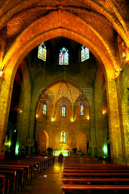 教堂内部的旧中世纪分教堂内的旧中世纪分历史天主教基阿波图片