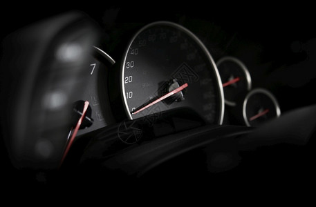 CarDashboard黑暗机动车站主题冷温环境轻型交通照片集中的车辆仪器速度计运输驾驶力量图片