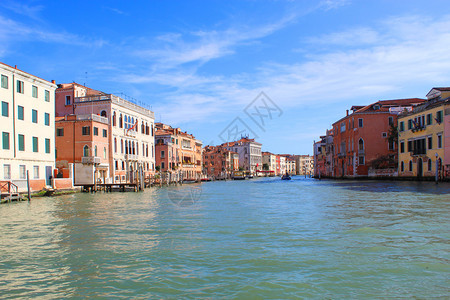 浪漫的天空意大利威尼斯运河图片