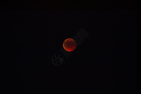 普通的农历红色月亮像黑天空中血美丽图片