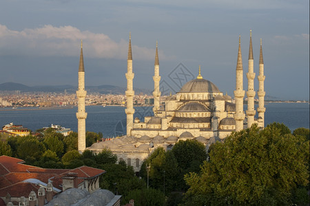 苏丹下午的蓝色清真寺伊斯坦布尔博普鲁海峡高清图片