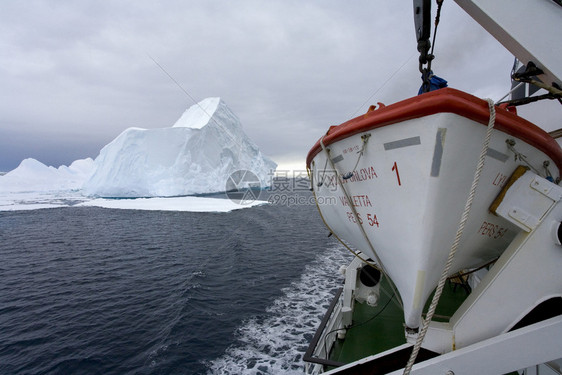 极救生艇德雷克海峡的冰山霍马德厄斯海是南美人角和极洲之间的一整块水体霍斯图片