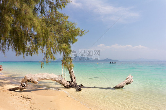 美丽的热带夏日海边风景图片