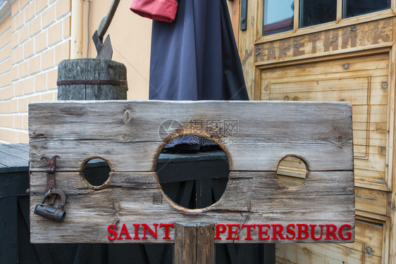 博物馆2017年9月2日俄罗斯圣彼得堡2017日彼得保罗要塞的酷刑和处决工具建造图片