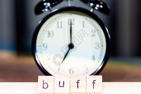 五子闹高的得到分钟闹时间是早上七点整背景