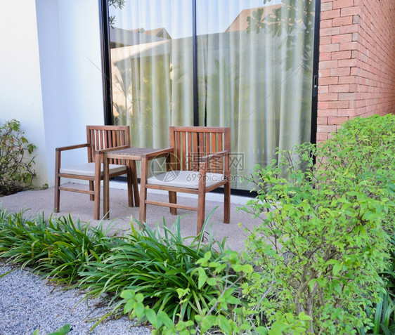 与花园一起的户外真假结石植物椅子图片