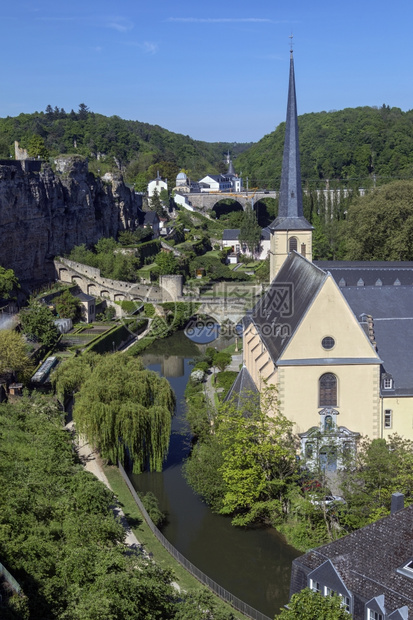 卢森堡城卢森堡圣约翰尼门斯特以及卢森堡城格伦德地区参观的老城墙壁卢森堡城维尔彼得鲁斯河镇图片
