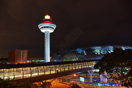建筑学克拉夫琴科地标SINGAPORRE1月2日新加坡Changi机场控制塔2018年月2日夜间图片