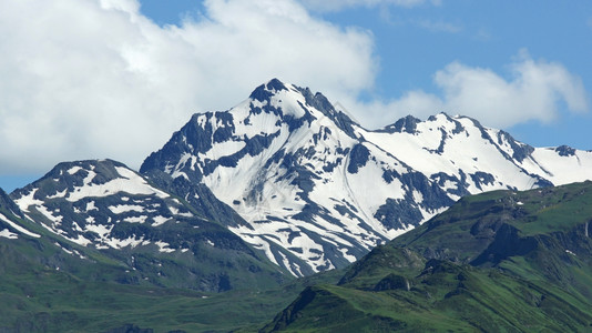 高加索山脉雪山风光图片