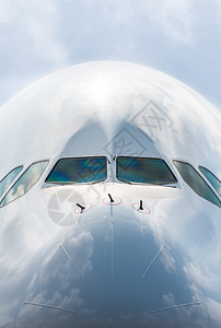 锥体空气动力学大型客用喷气式鼻子座舱和驾驶窗口关闭航班图片