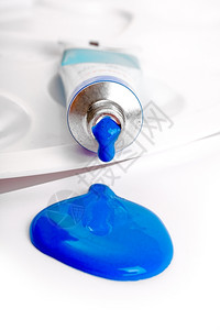 创建蓝色油漆从管子挤出白色蓝样本201丰富多彩的图片