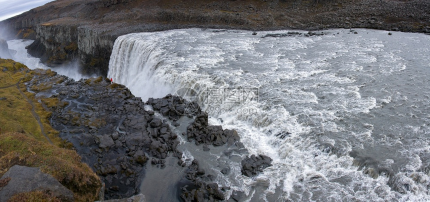 的艾伦一种冰岛瓦特纳川公园的Dettifoss瀑布和JokulsaaFjollum河的全景水从120m瀑布流入50m宽的峡谷图片