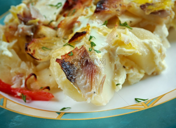 一顿饭盘子kalalaatikko波罗的海鲱鱼砂锅芬兰菜吃图片