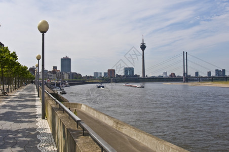 船德国城市杜塞尔多夫的天线一部分莱茵河建筑学图片