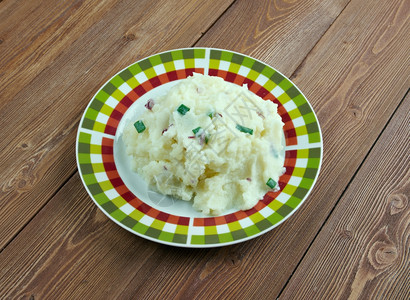 厄达菲尔酶煮熟的Kartoffelkaase从巴伐利亚和奥地区蔓延的土豆奶酪由面粉土豆酸奶油洋葱外卖和派售制成起司图片