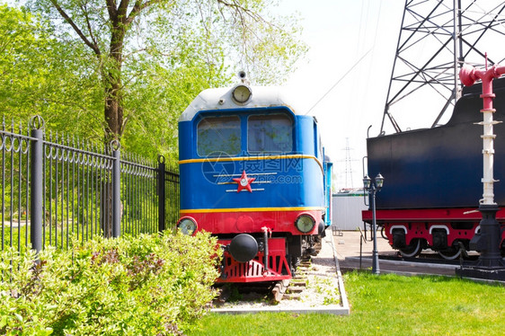 车辆柴油机轨俄罗斯铁路公火车头在萨马拉的照片图片