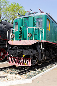 俄罗斯铁路公火车头在萨马拉的照片柴油机平台电的图片