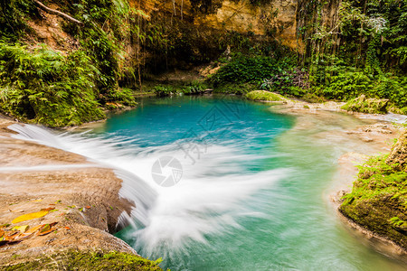 太阳牙买加蓝洞瀑布热带美丽旅行图片