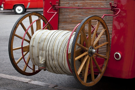 车轮古董旧消防发动机细节老的图片