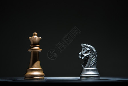 黑色的背景棋子盘领导者业务黑色背景棋子盘领导者业务概念商木制的图片