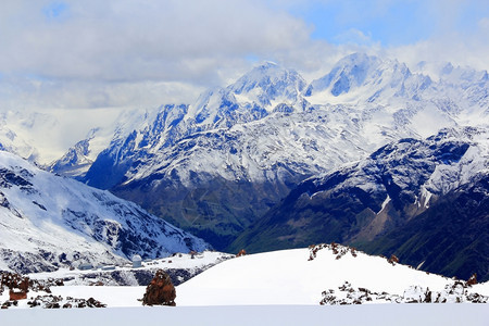 美丽的雪山景象图片