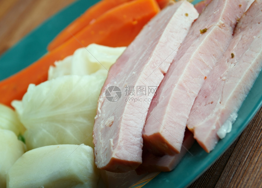 卷心菜传统的食物新英格兰煮饭晚宴基础传统新英格兰餐由玉米牛肉菜和卷组成在新英格兰和加拿大西洋部分地区土豆流行图片