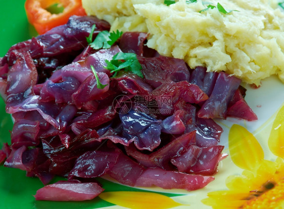 健康酸的红色传统德国罗特科尔甜酸红菜卷心图片