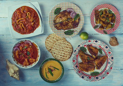 新鲜的喀拉风格烹饪传统各种菜盘顶视图切蒂纳德美食图片