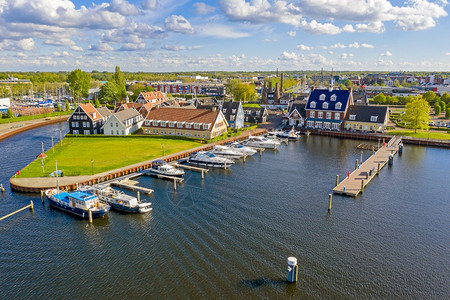 建筑学从荷兰惠岑港的空中旅游水图片