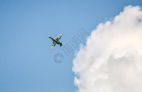 空军飞机中翔蓝天战争航班力量图片