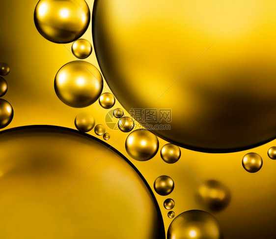 降低含有石油气泡的抽象设计艺术水滴图片