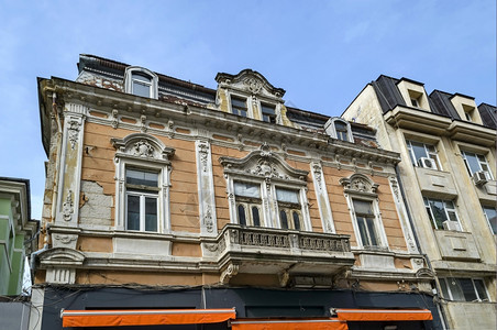 在Ruse拥有丰富装饰的古老建筑具有不同风格的西欧建筑美丽城市保加利亚欧洲建筑学镇旅行图片