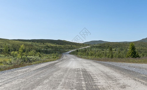 乡村的旅行以山地人和自然背景为的乌尔内开始南北空路图片