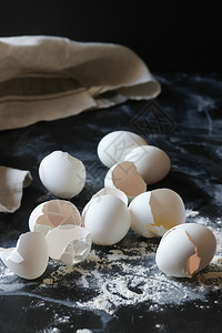 碎裂的鸡蛋壳图片