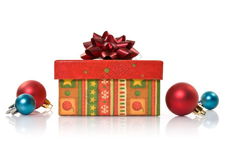 白色背景的礼物盒和圣诞胸罩白色的盒子周年纪念日图片