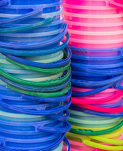 粉色的目泰国餐厅冰立方多彩塑料桶堆丰富多彩的图片
