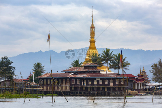 庞金的缅甸掸邦伊莱湖Ywama村的缅甸内河谷Ywama村PhaungDawOOOoPaya塔达茵莱图片