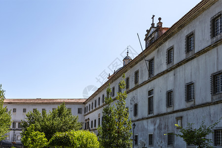 圣玛丽修道院的主要外墙景象最初建于九世纪自十二以来在葡萄牙科英布拉Lorvao大翻修叉网格建筑学图片